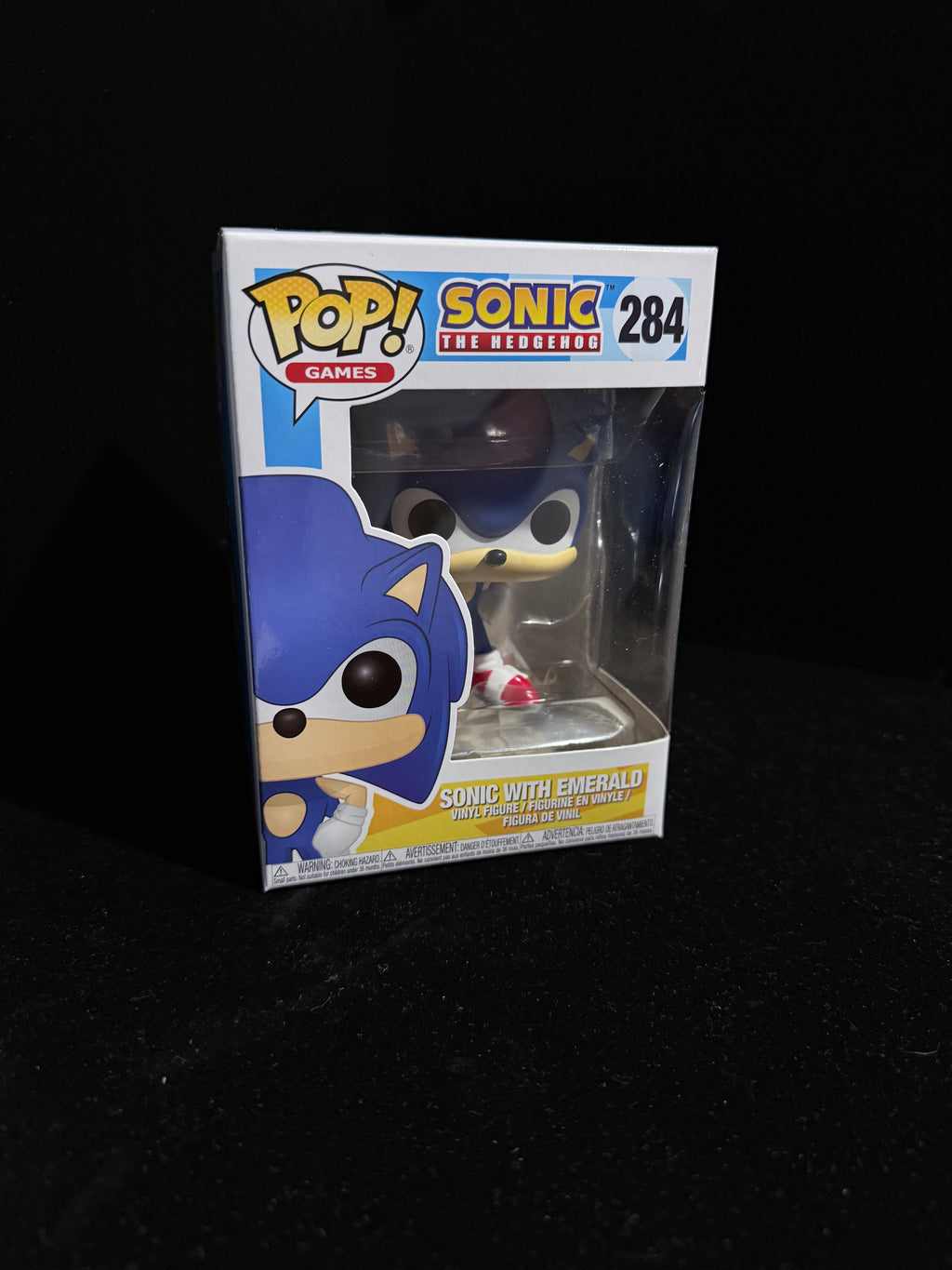 Funko Pop! Games Sonic the Hedgehog #284 – Sonic with Emerald Vinyl Figure